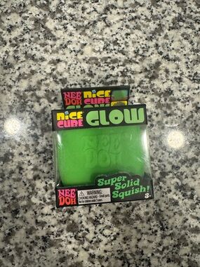 Nice Cube Glow in the Dark - Green